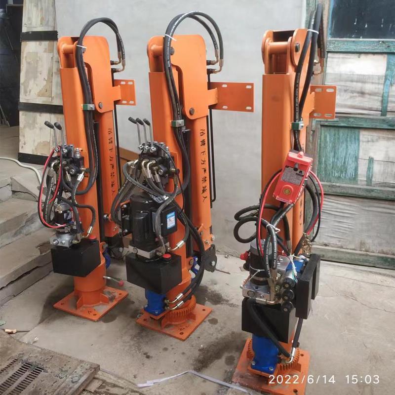 沧州市重汽蓝牌随车吊 3.2吨 国六动力强 液压驱动 农用自卸起重机